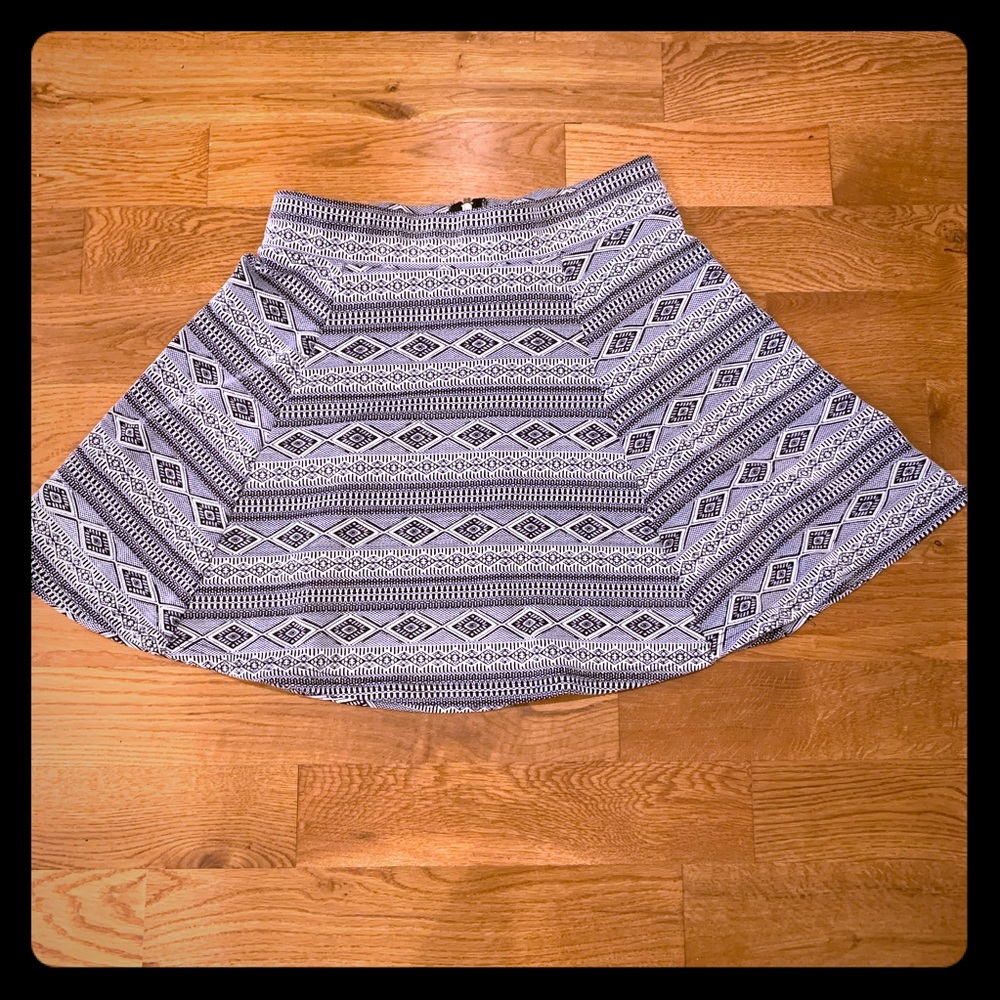 H&M pleated Black & White Mini Skirt